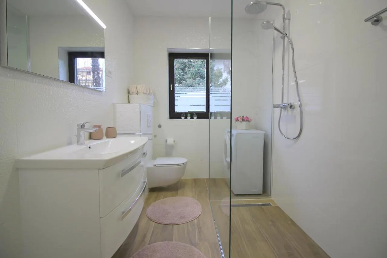 Apartments Sabina Пореч