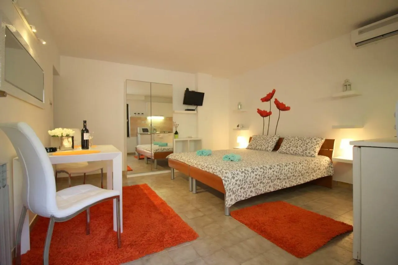 Apartments Sabina Пореч