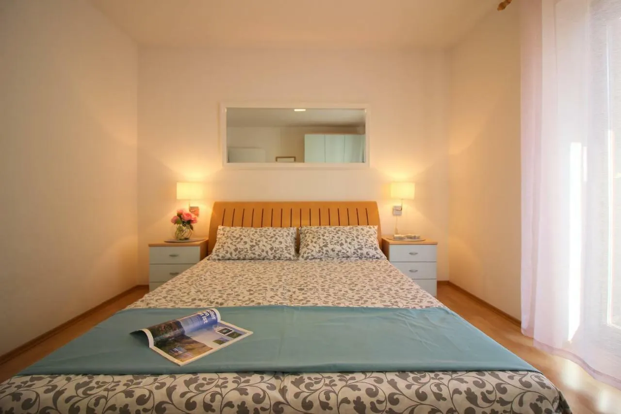 Apartments Sabina Пореч